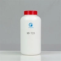 Plastikowe pojemniki z pokrywkami o pojemności 750 ml